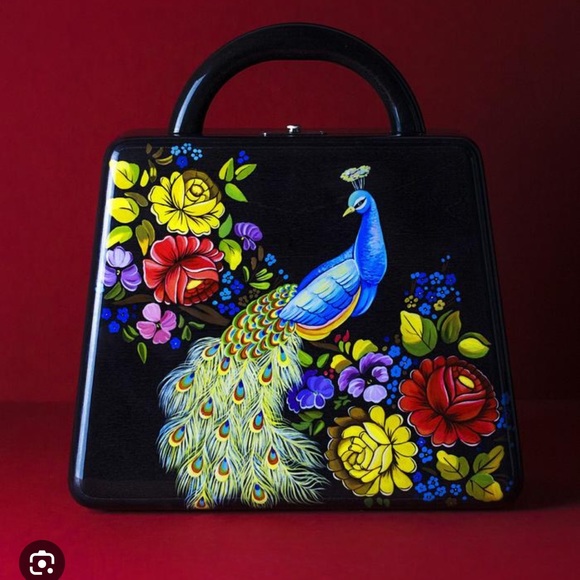 Handbag MYBACIO made of wood like new condition but small scratch on the toner - Picture 1 of 8